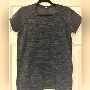 EUC Lululemon Swifly Tech short sleeve size 12